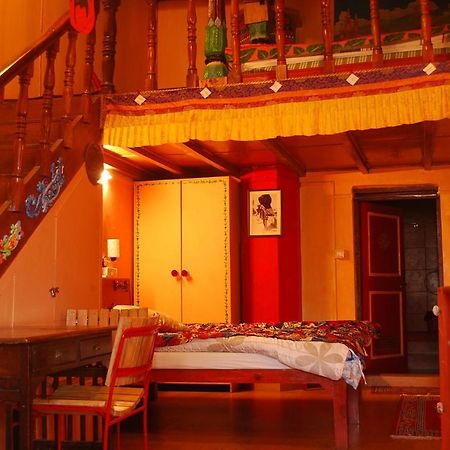 Domas Inn Mussoorie Buitenkant foto