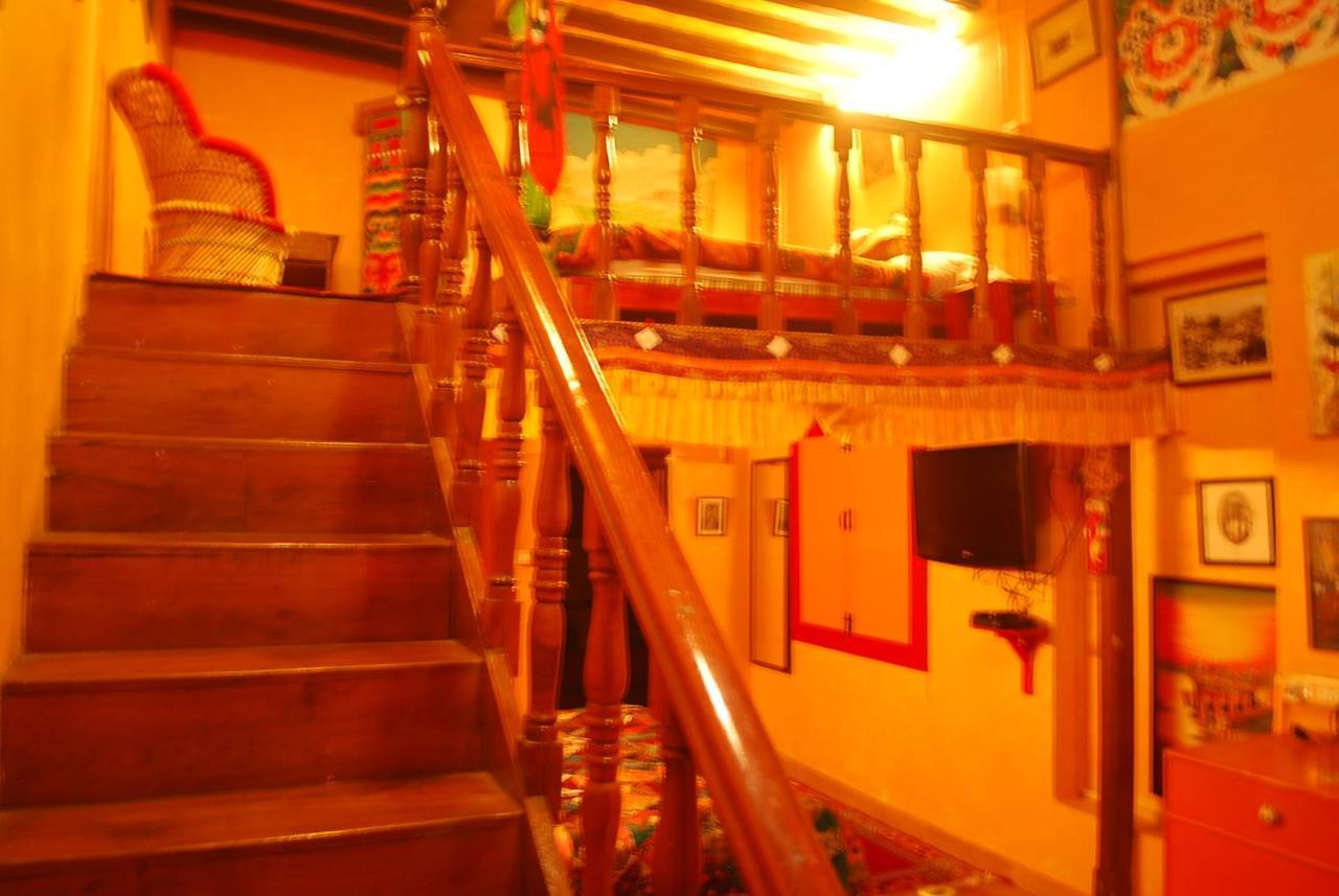 Domas Inn Mussoorie Buitenkant foto